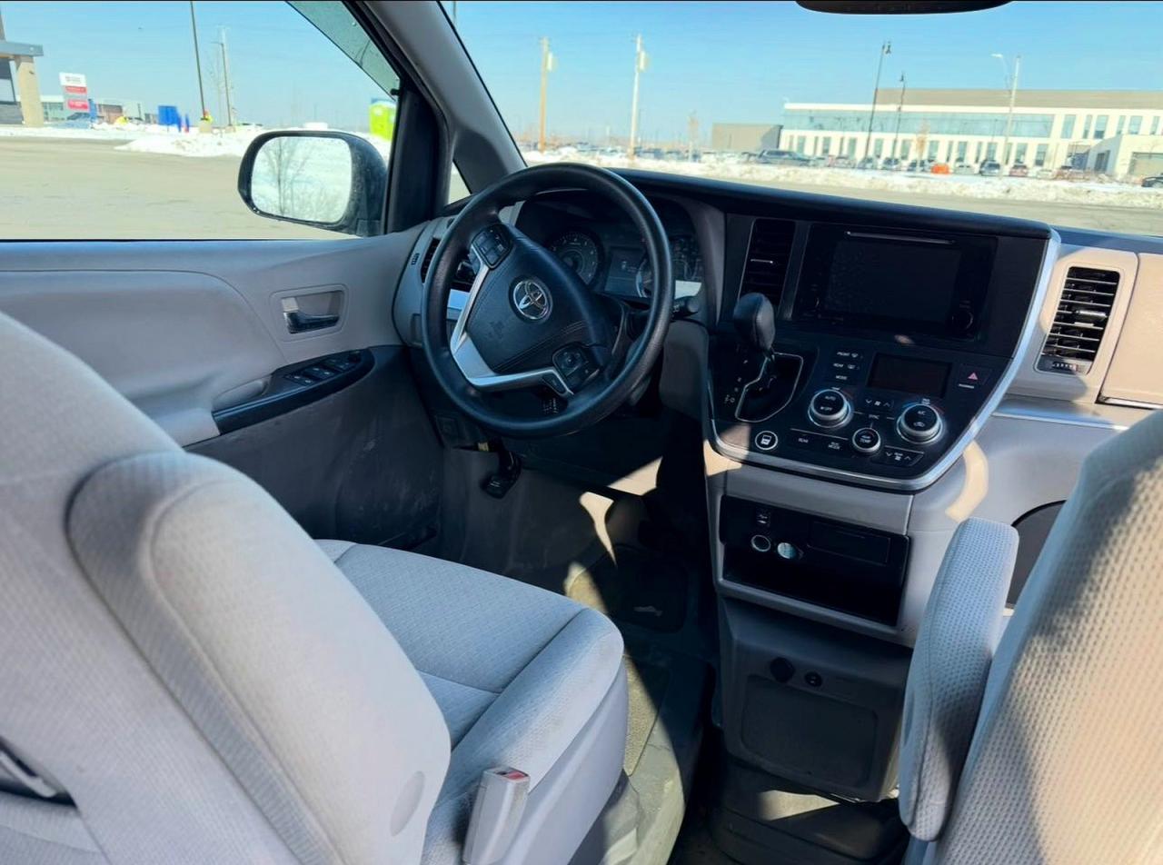 2016 TOYOTA SIENNA