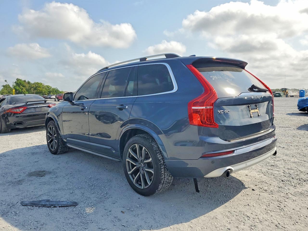 2019 VOLVO XC90