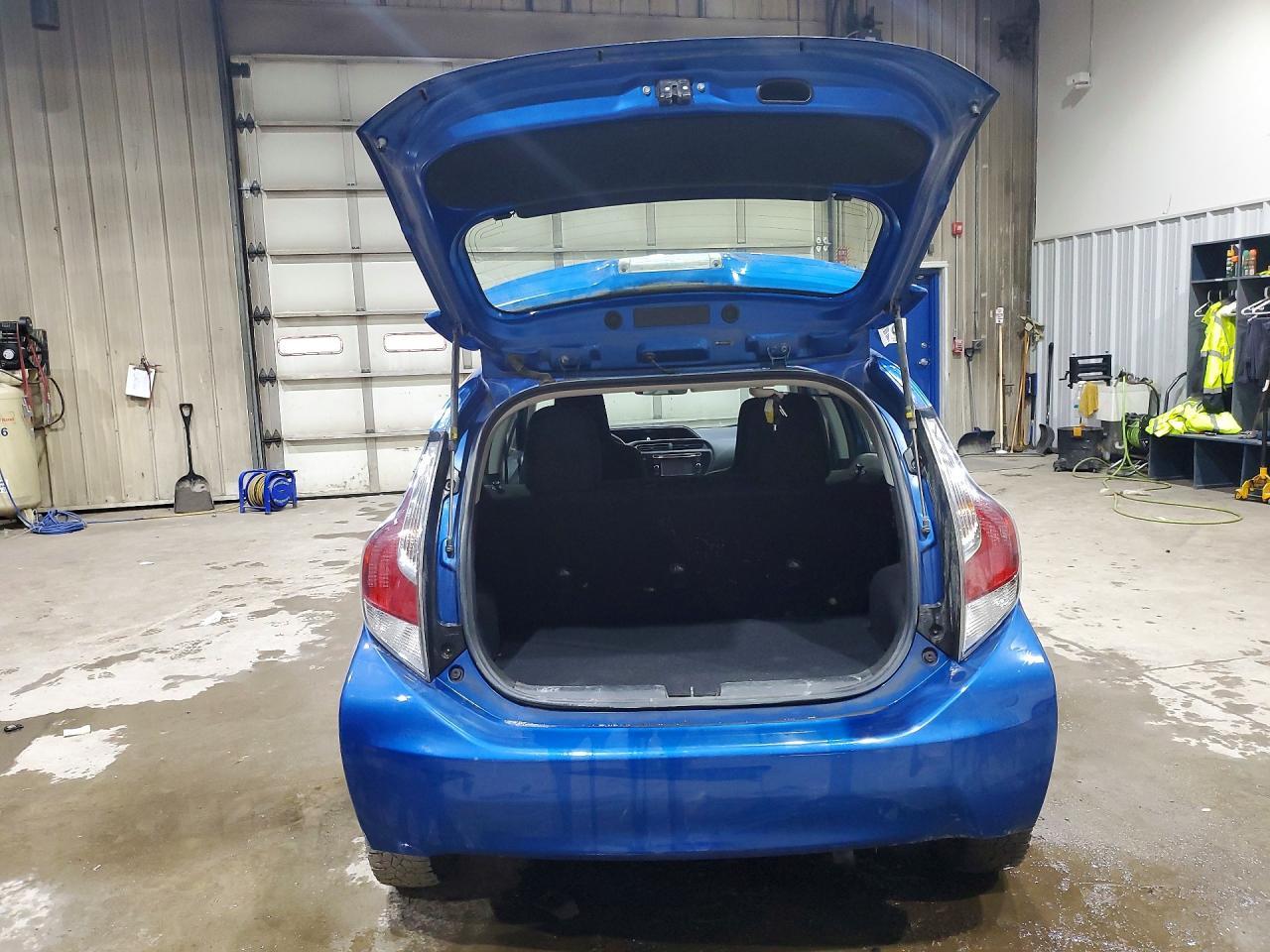 2016 TOYOTA Prius c