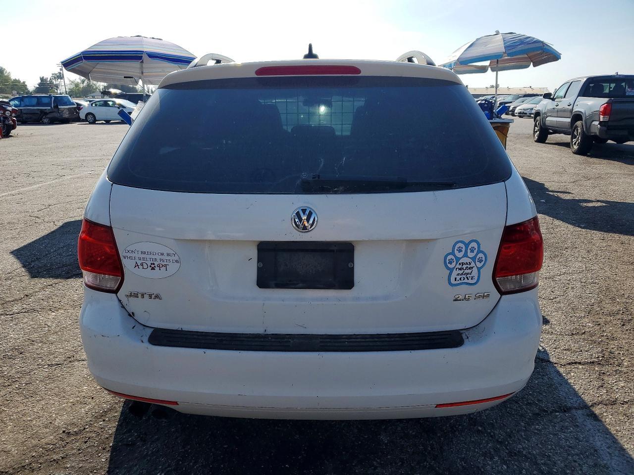 2011 VOLKSWAGEN JETTA