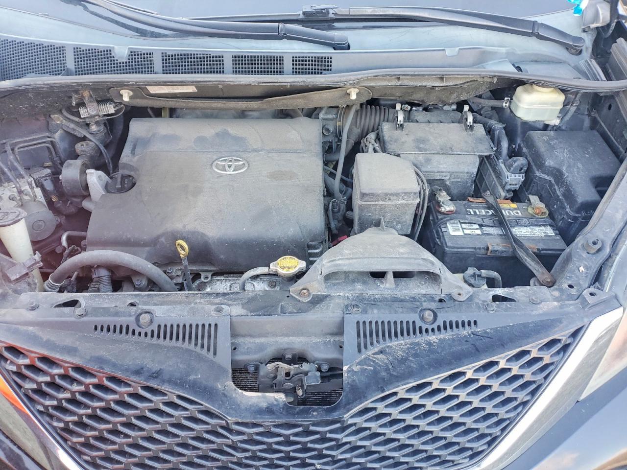 2016 TOYOTA SIENNA
