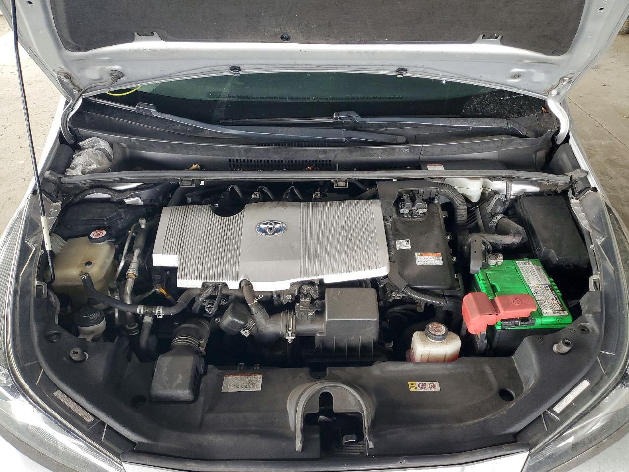 2019 TOYOTA PRIUS