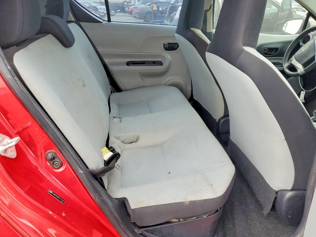 2014 TOYOTA Prius c
