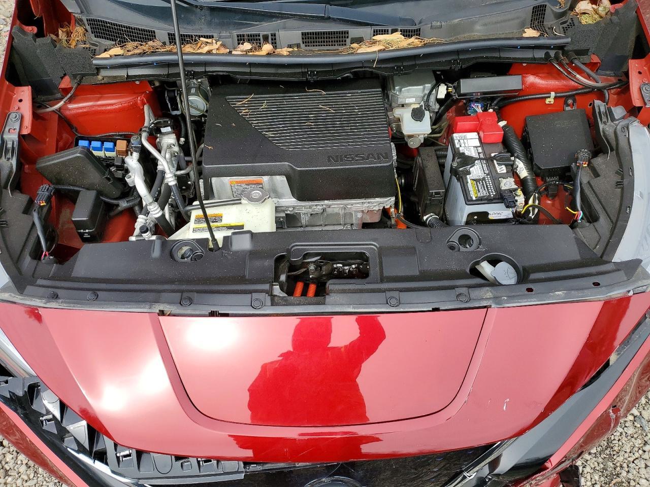 2022 NISSAN LEAF
