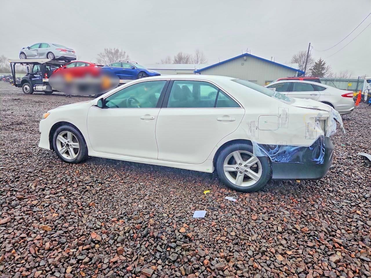 2014 TOYOTA CAMRY