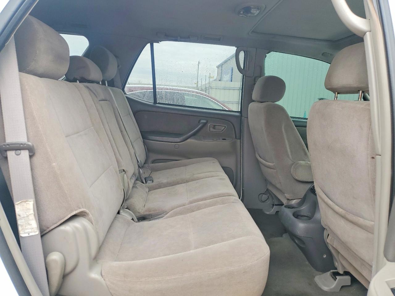 2003 TOYOTA Sequoia