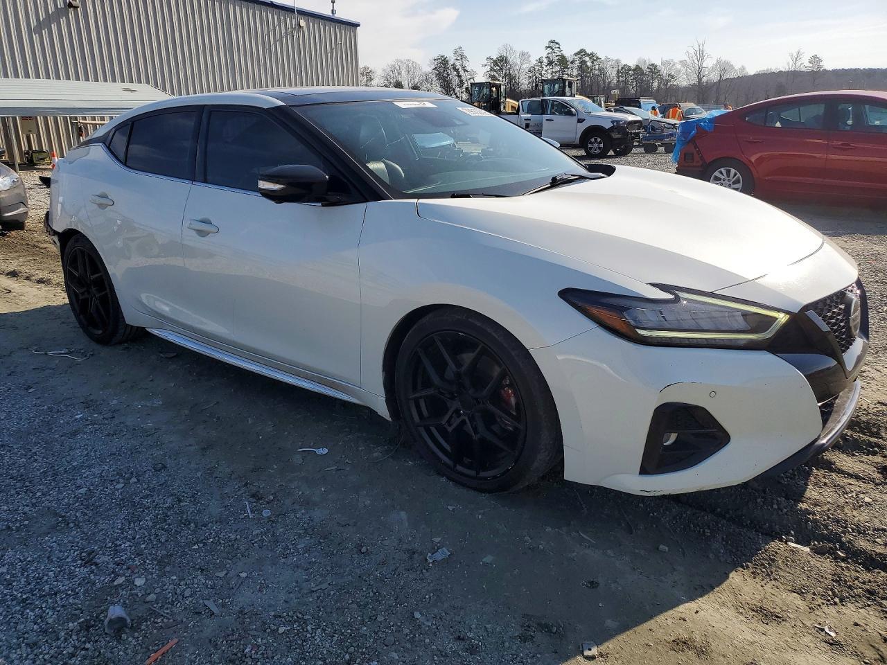 2022 NISSAN Maxima