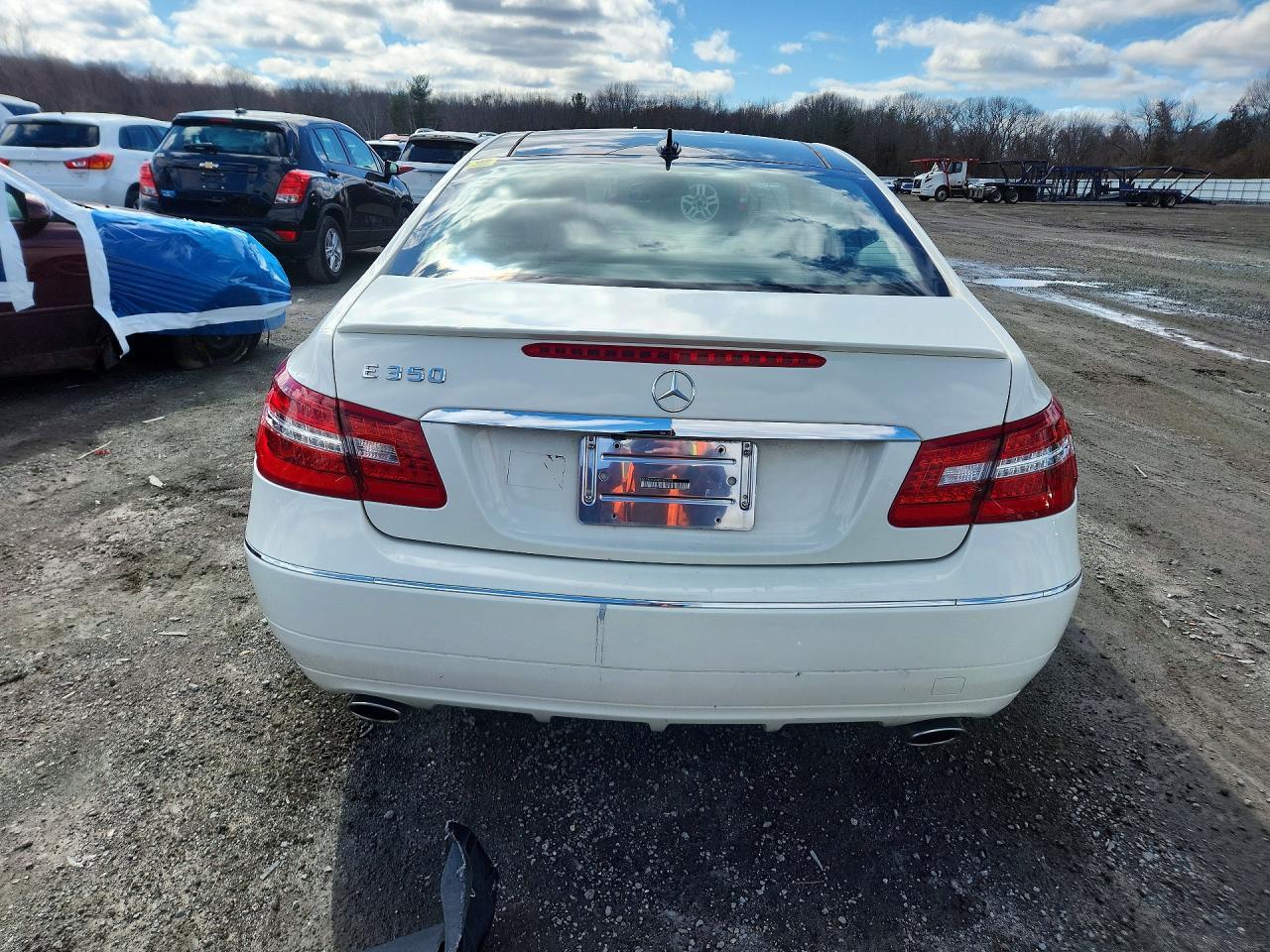 2011 MERCEDES-BENZ E-Class