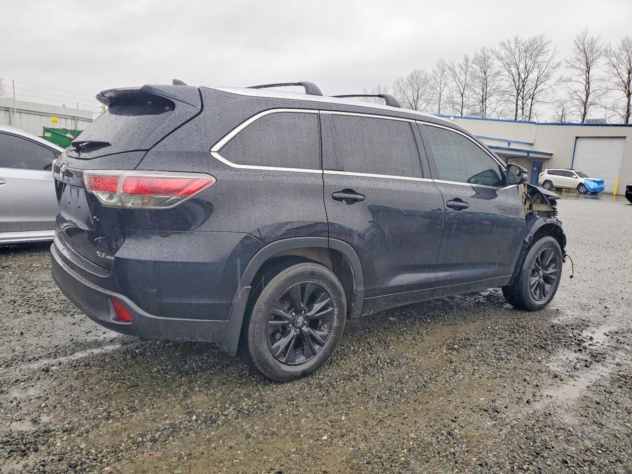 2016 TOYOTA HIGHLANDER