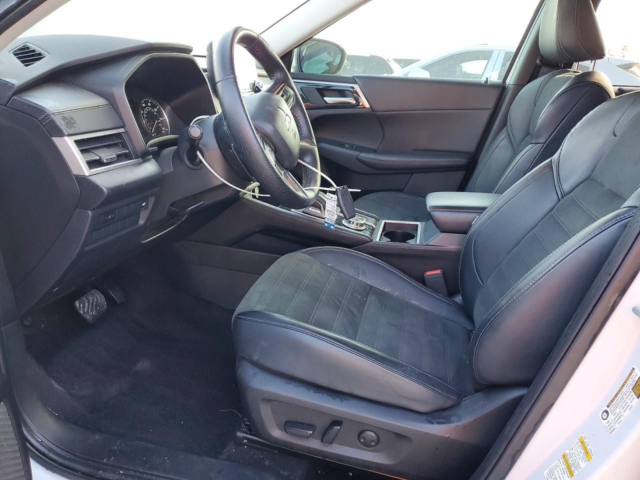 2024 MITSUBISHI outlander