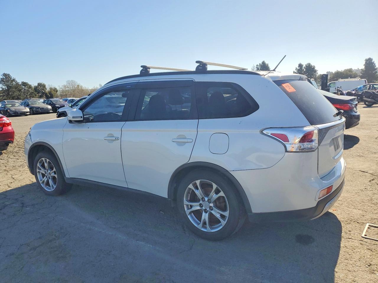 2015 MITSUBISHI outlander