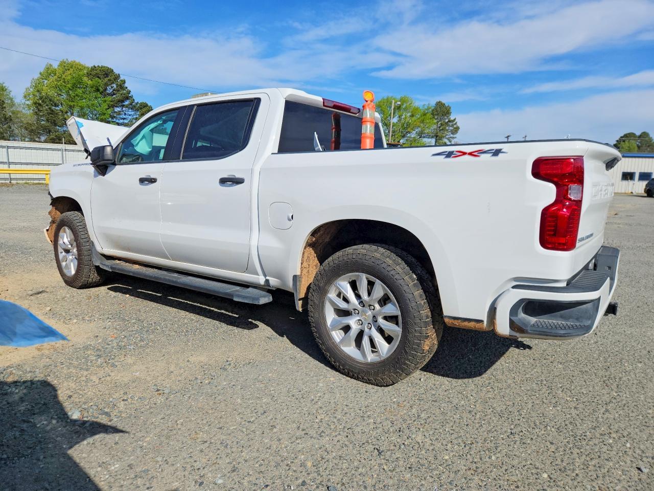 2024 CHEVROLET Silverado