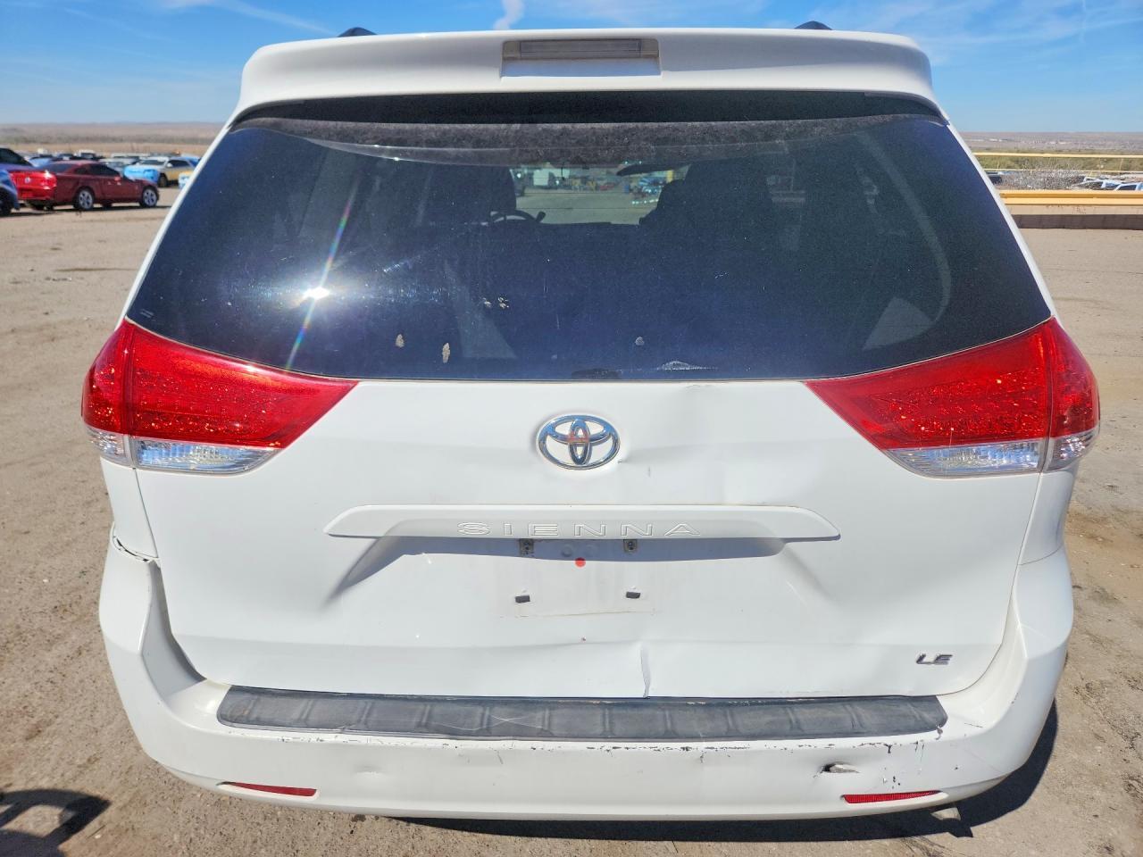 2014 TOYOTA SIENNA
