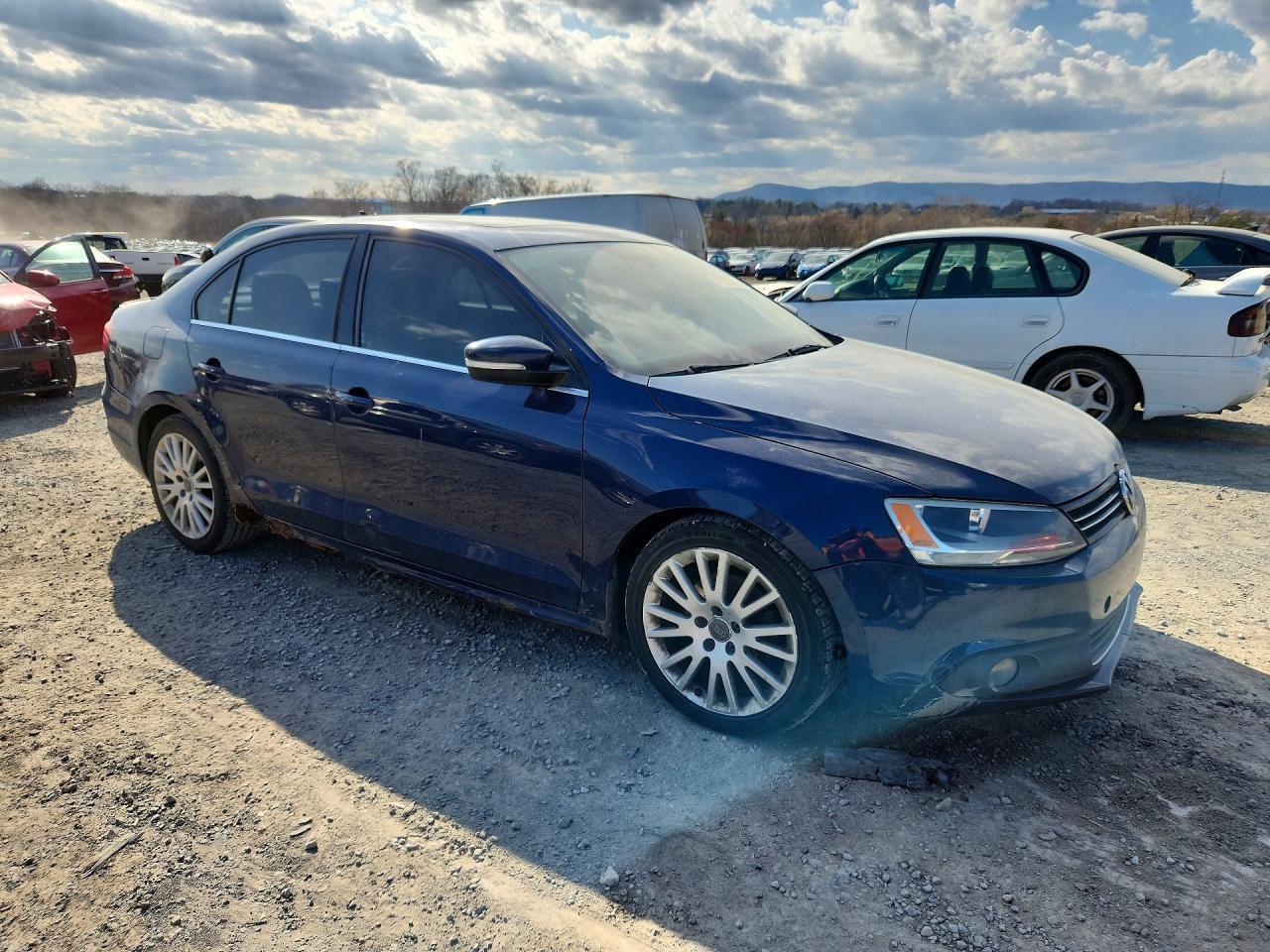 2011 VOLKSWAGEN JETTA