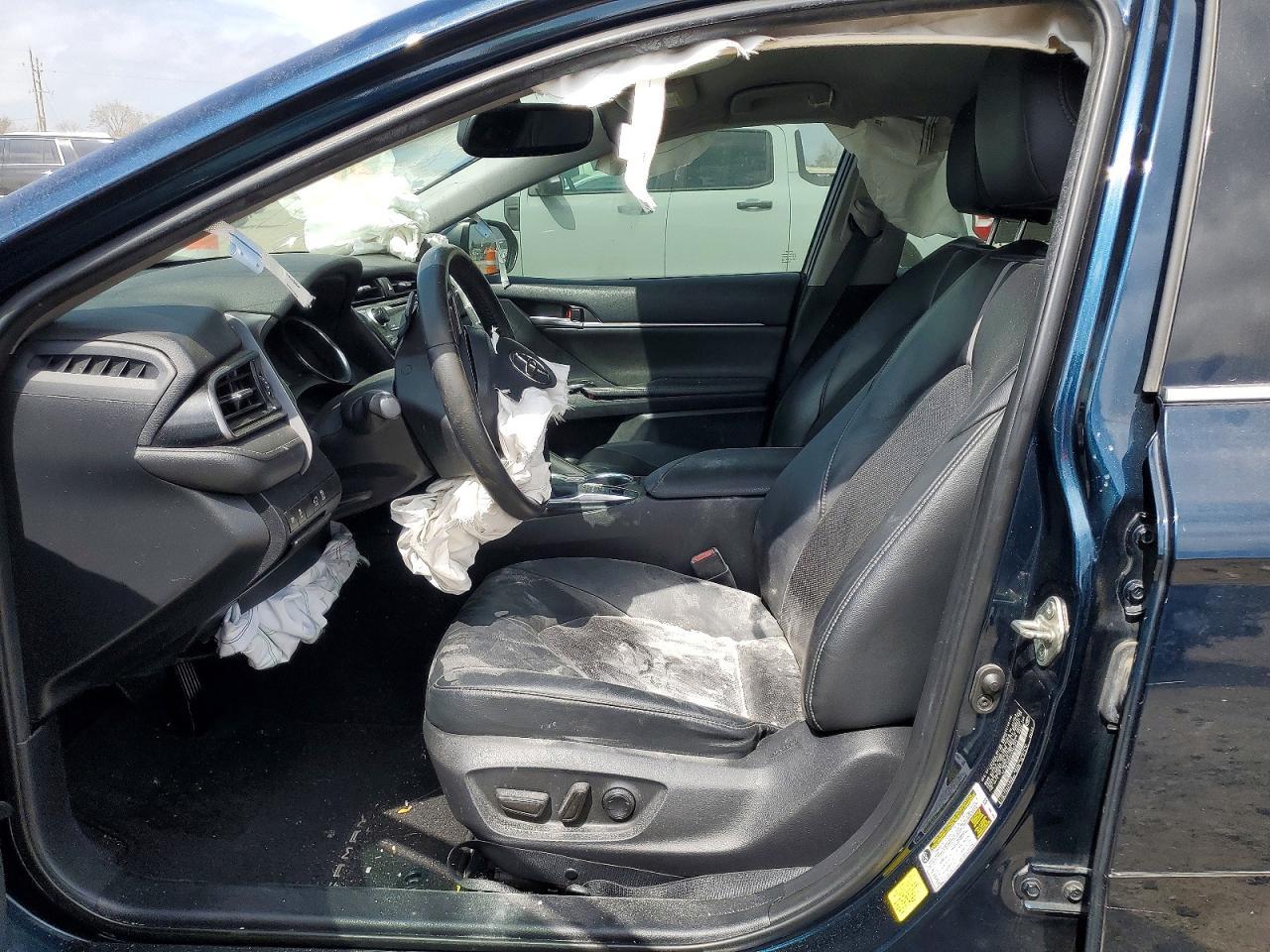 2019 TOYOTA CAMRY