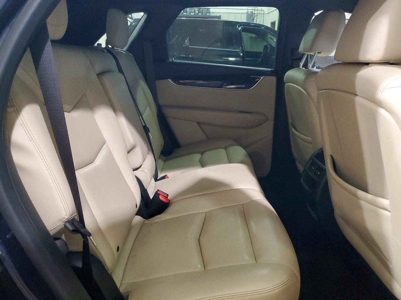 2017 CADILLAC XT5