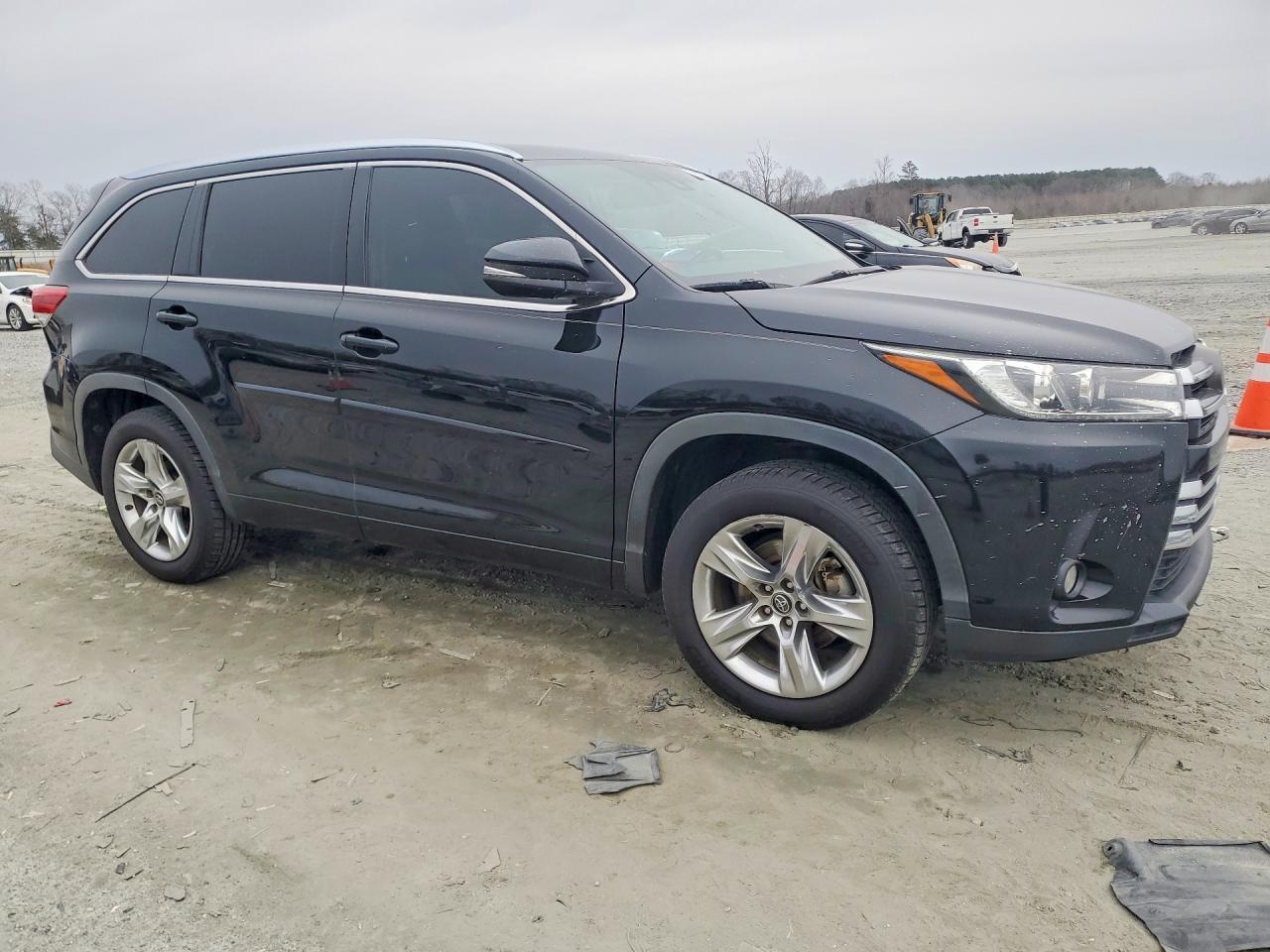 2018 TOYOTA HIGHLANDER