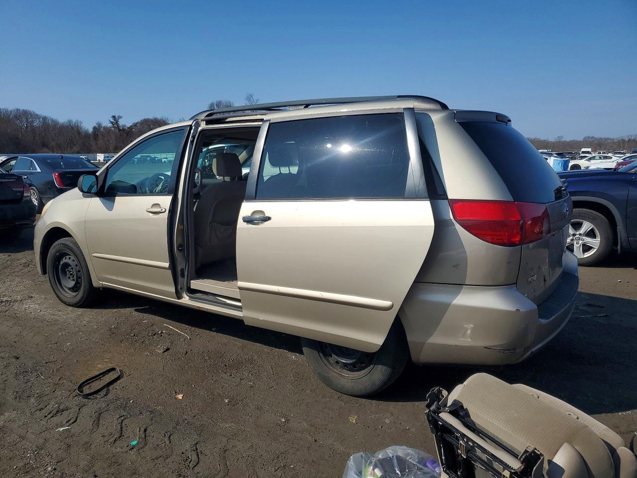 2006 TOYOTA SIENNA