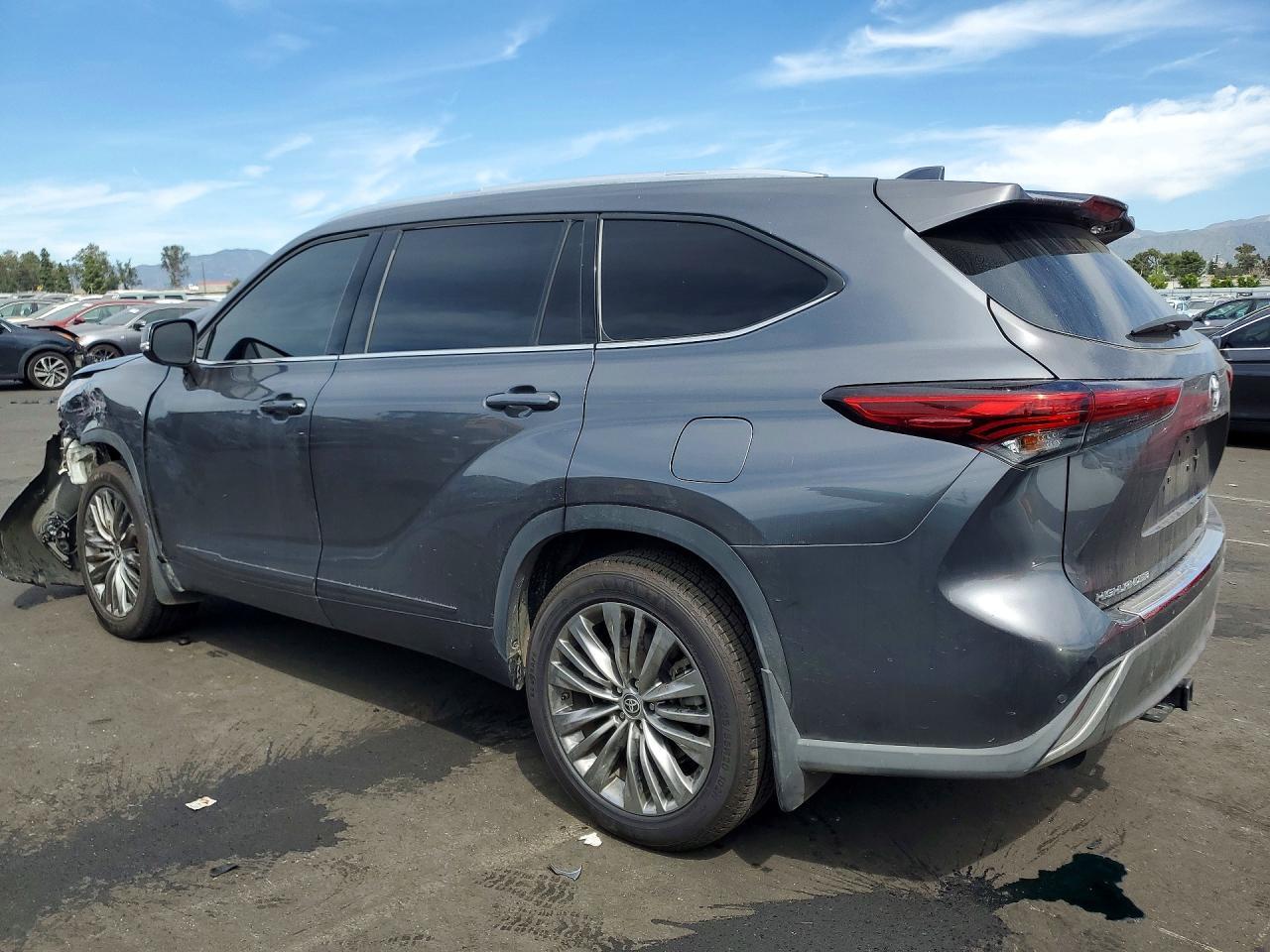 2020 TOYOTA HIGHLANDER