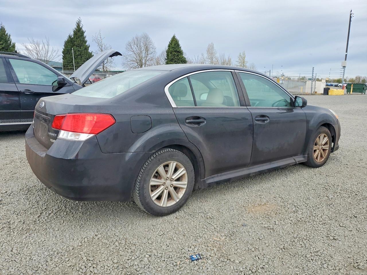 2010 SUBARU Legacy