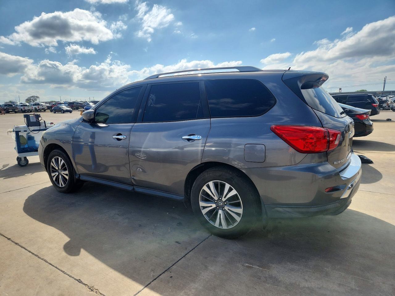 2017 NISSAN PATHFINDER