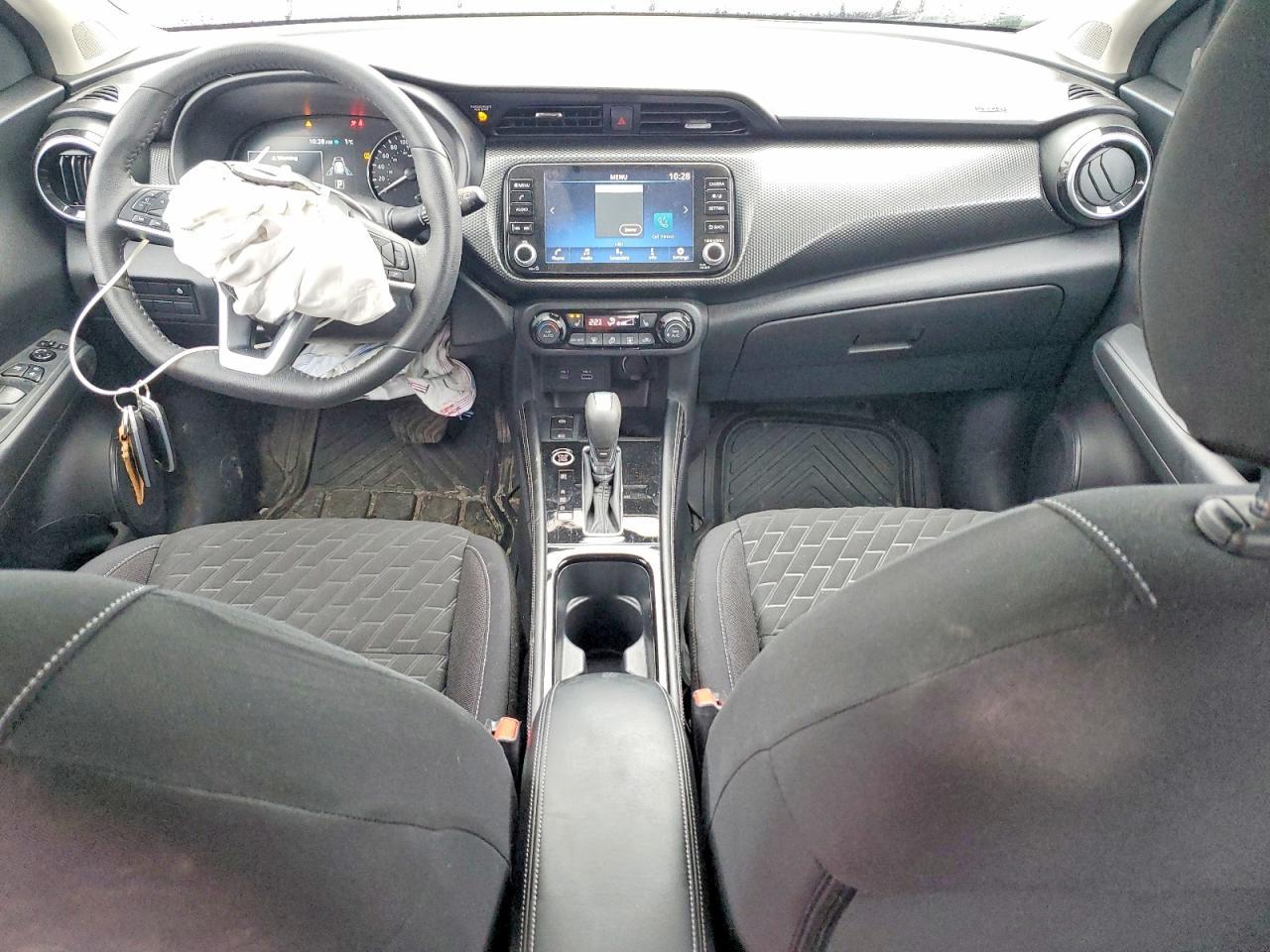 2023 NISSAN KICKS