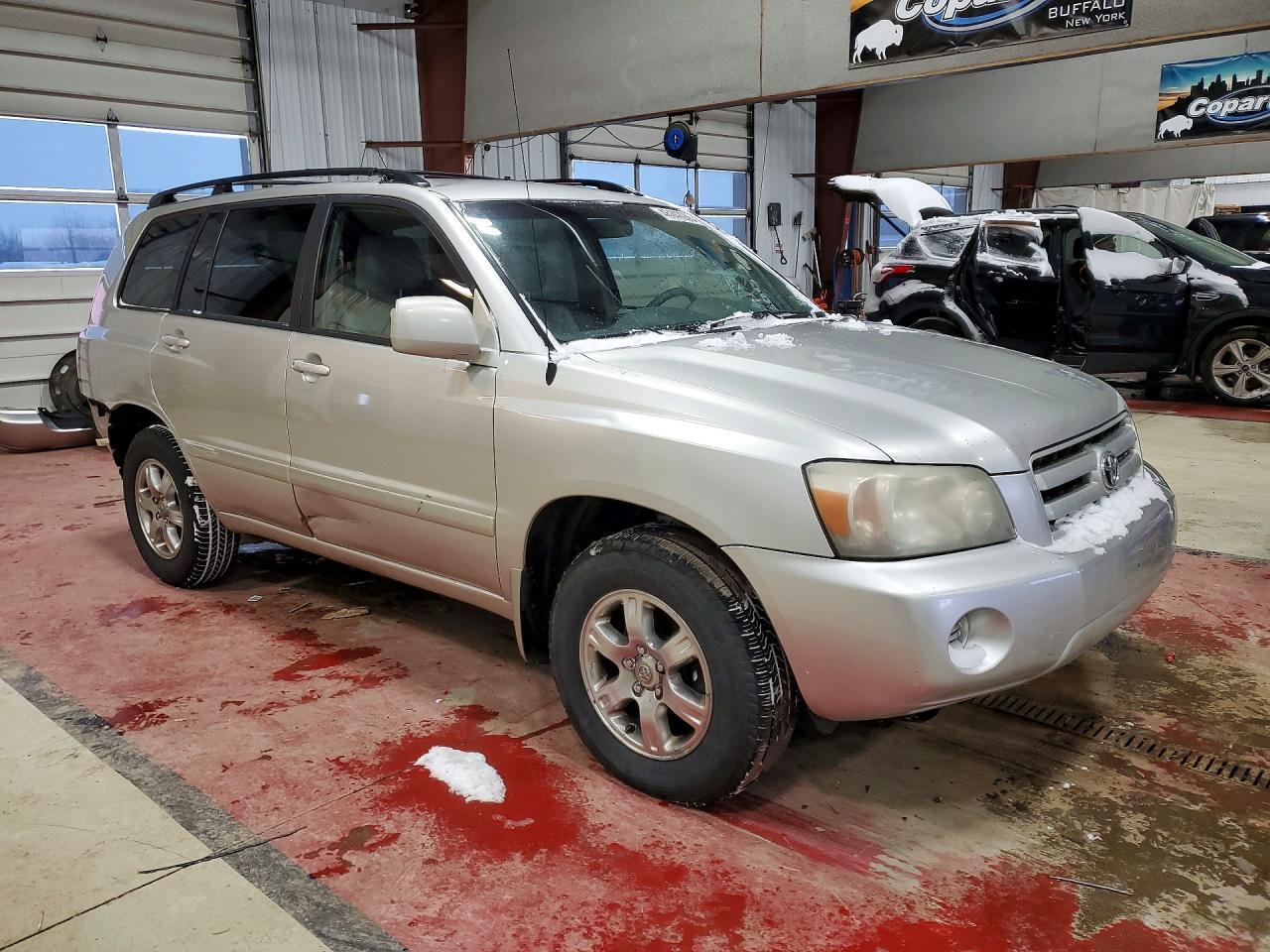 2005 TOYOTA HIGHLANDER