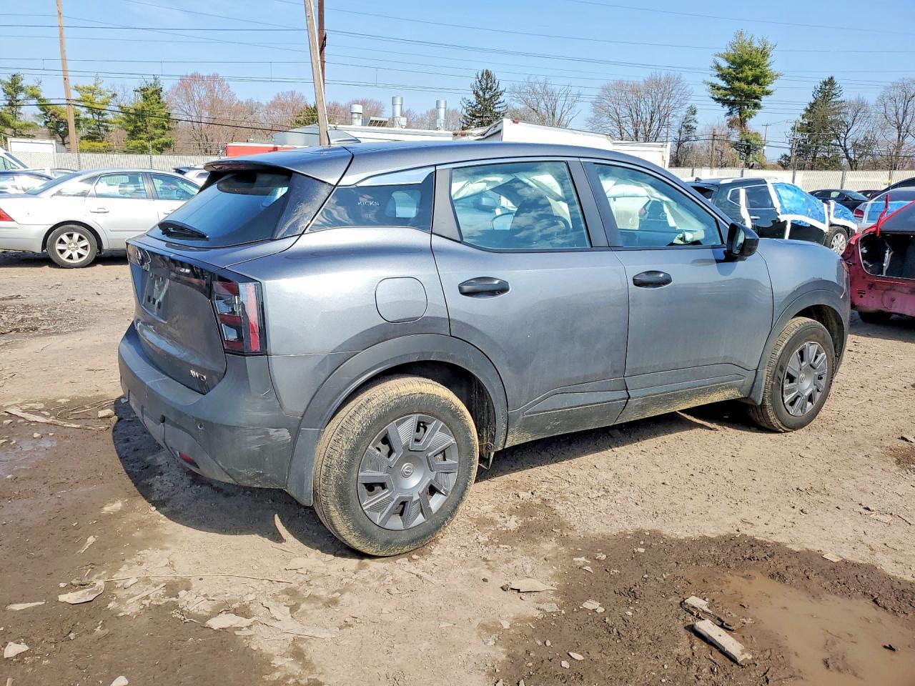2025 NISSAN KICKS