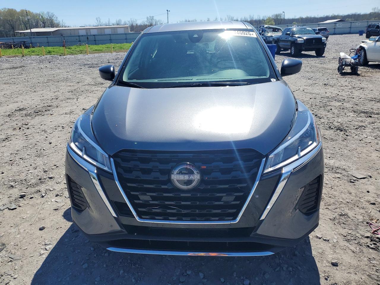 2023 NISSAN KICKS
