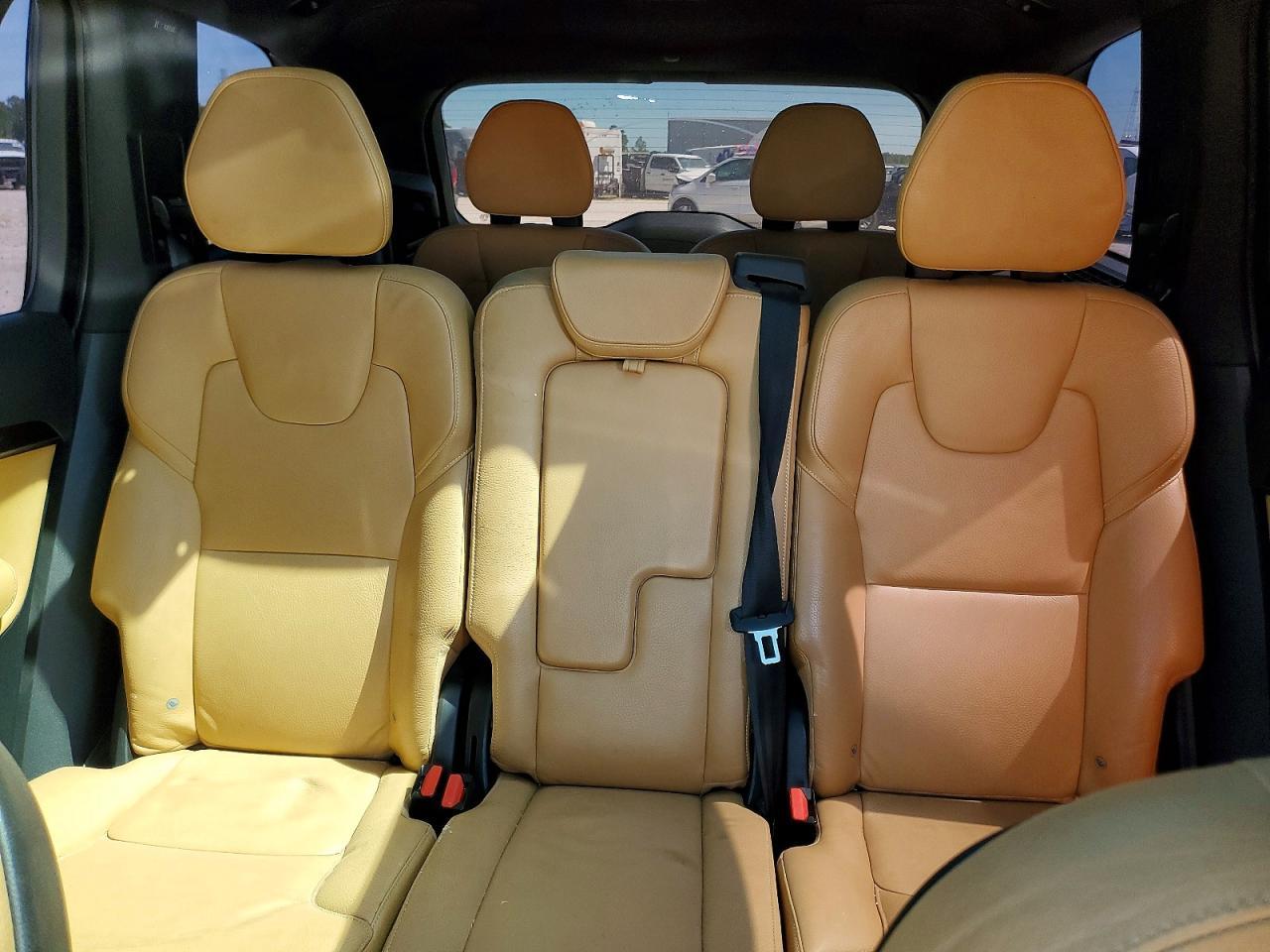 2017 VOLVO XC90