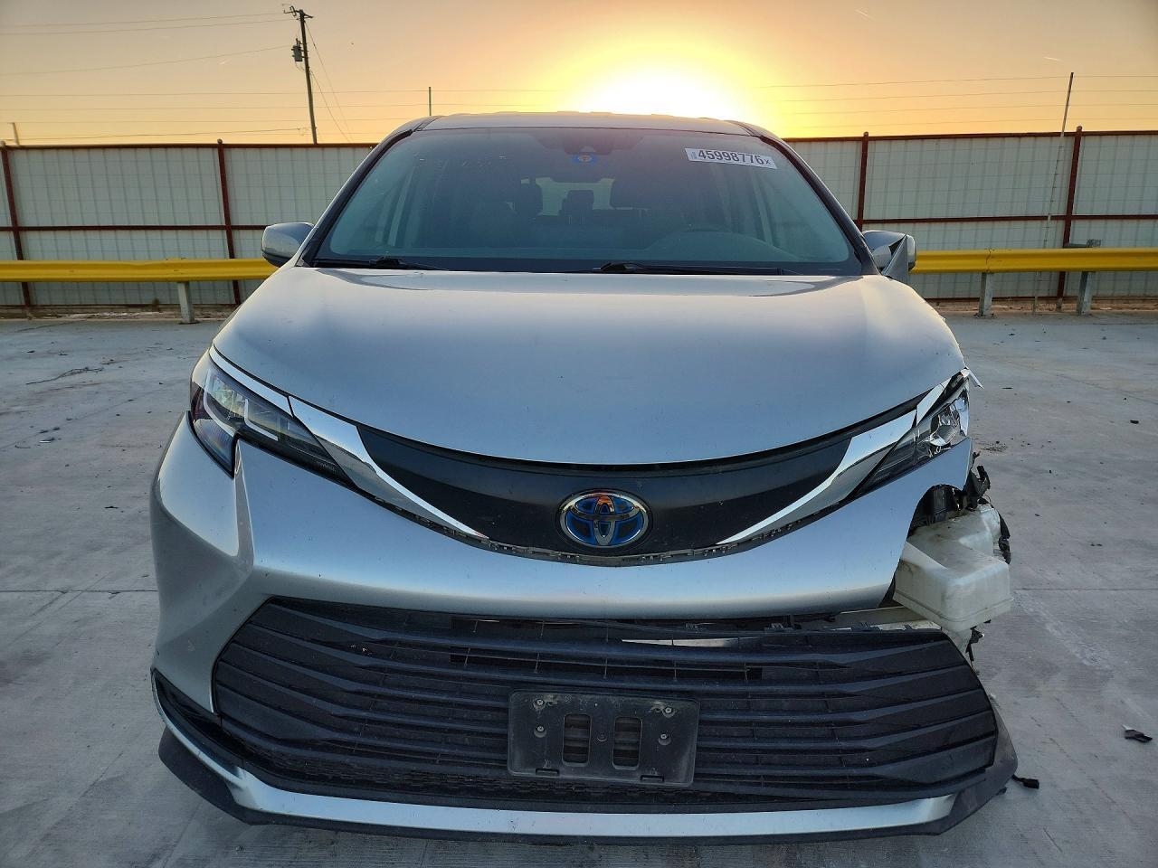 2021 TOYOTA SIENNA