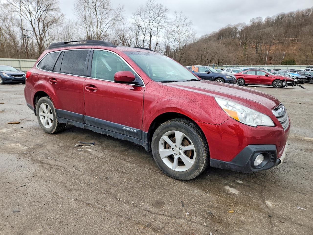 2013 SUBARU Outback