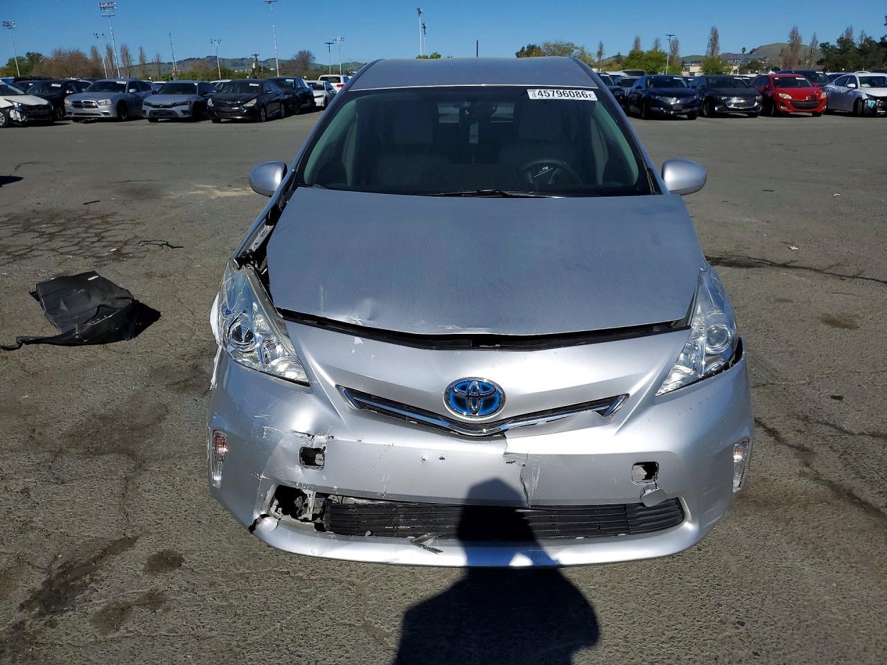 2012 TOYOTA PRIUS V