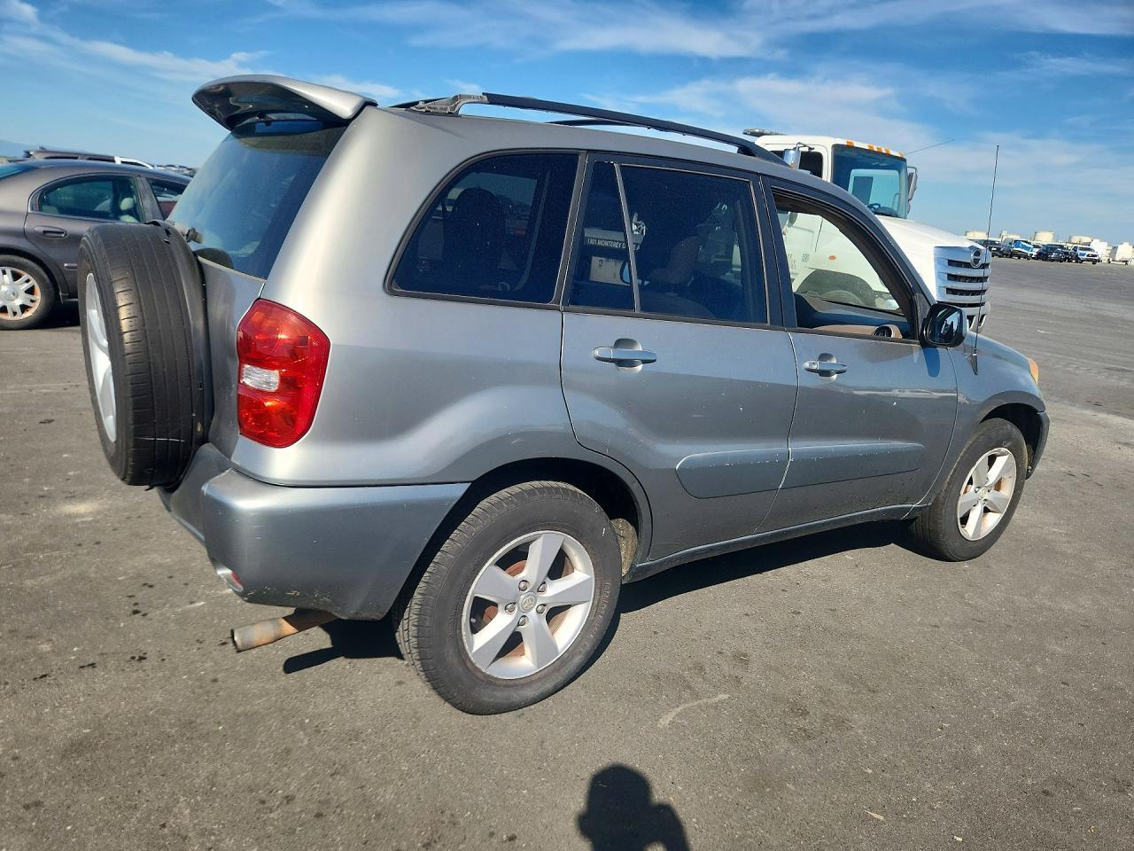 2004 TOYOTA RAV4