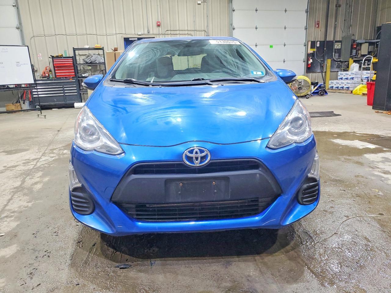2016 TOYOTA Prius c