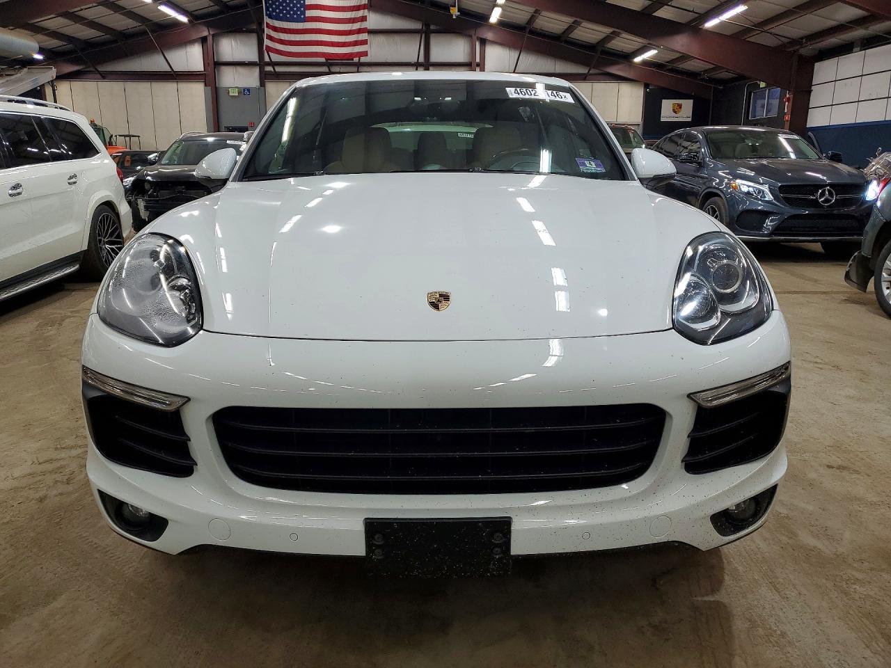 2017 PORSCHE CAYENNE