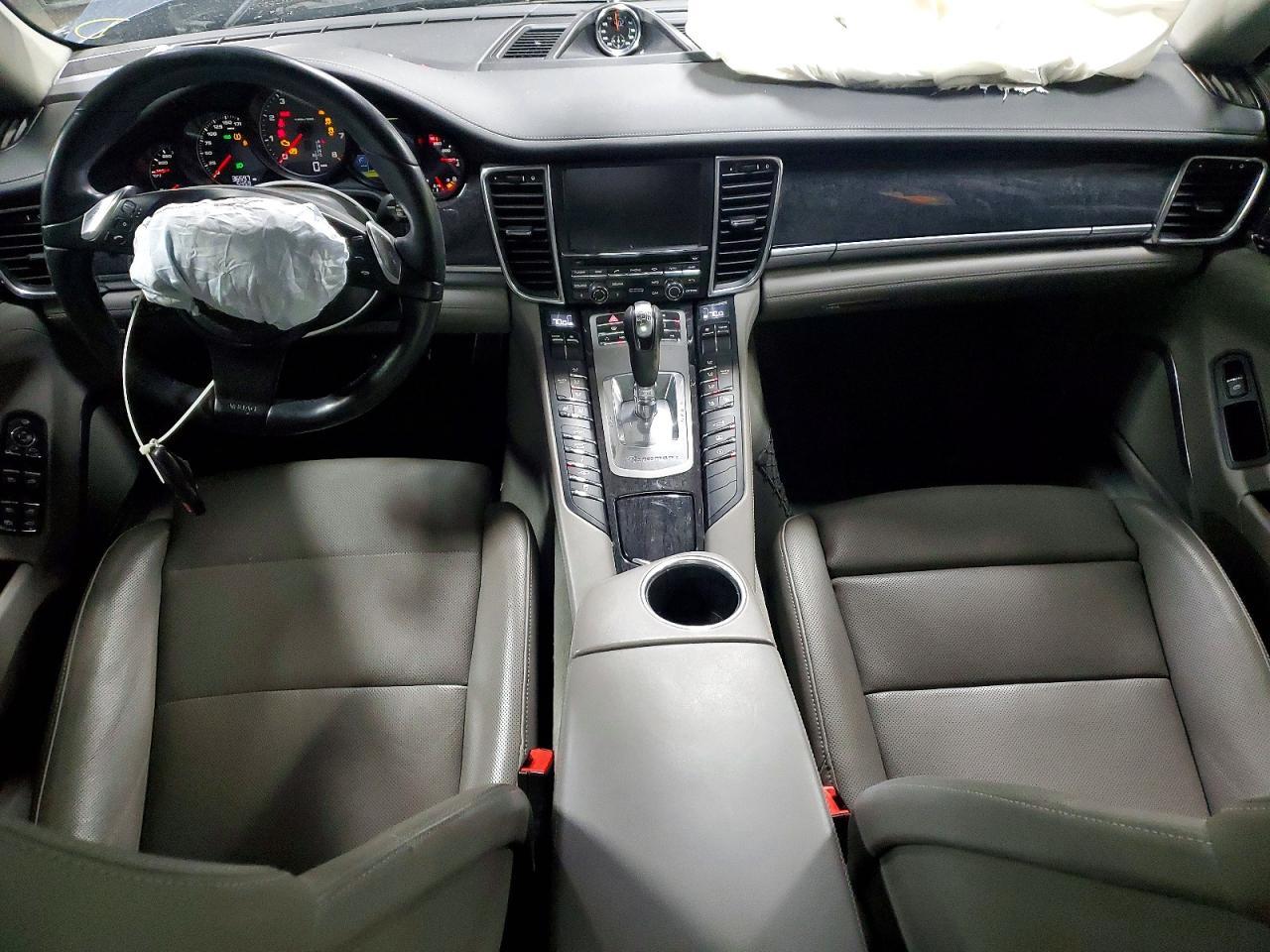 2010 PORSCHE Panamera