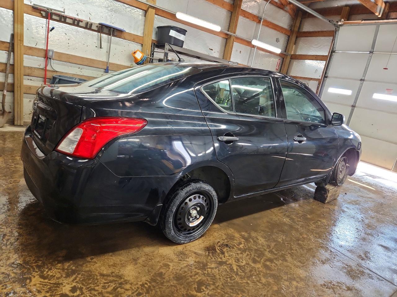 2015 NISSAN VERSA