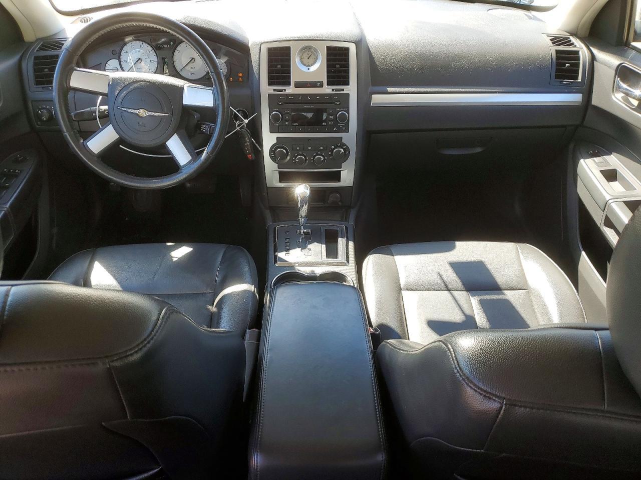 2010 CHRYSLER 300
