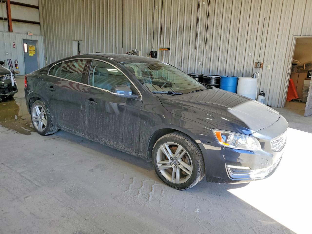 2015 VOLVO S60