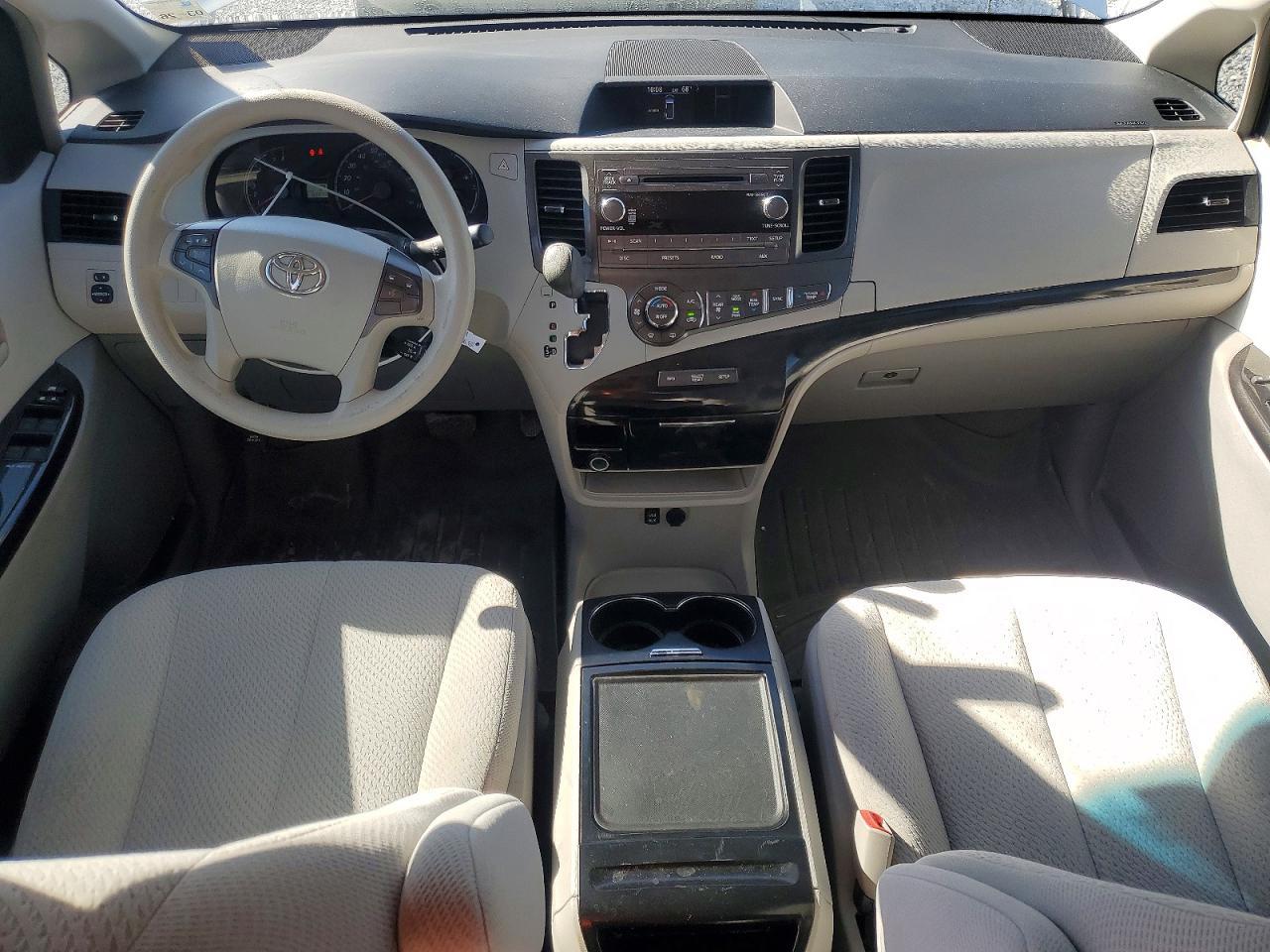 2013 TOYOTA SIENNA