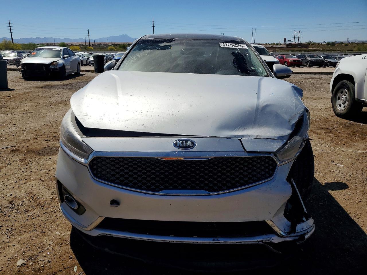 2017 KIA Cadenza