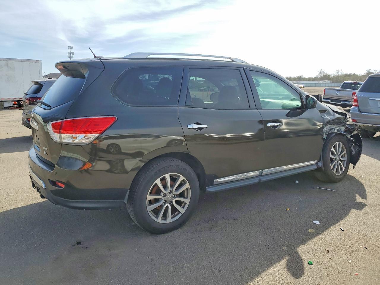 2015 NISSAN PATHFINDER