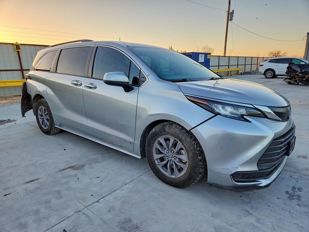 2021 TOYOTA SIENNA