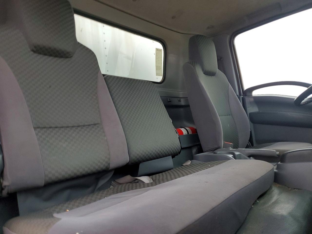 2014 ISUZU NPR