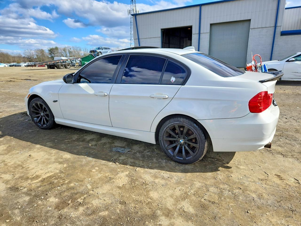 2011 BMW 3 SERIES