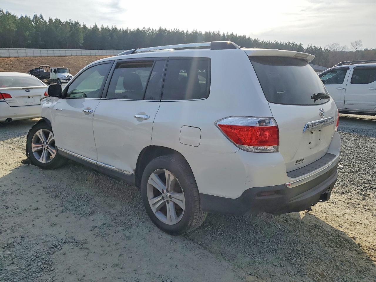 2013 TOYOTA HIGHLANDER
