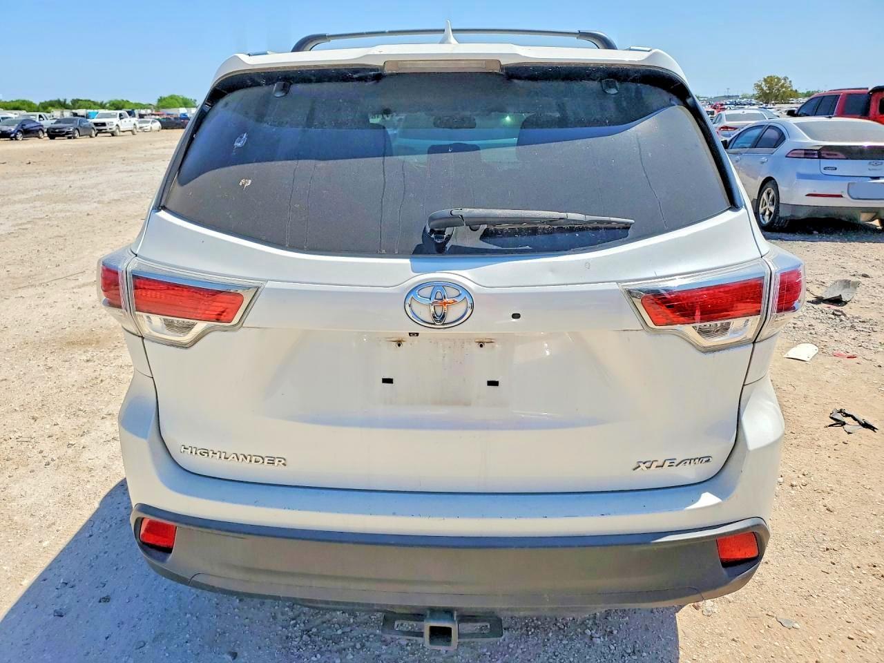 2015 TOYOTA HIGHLANDER