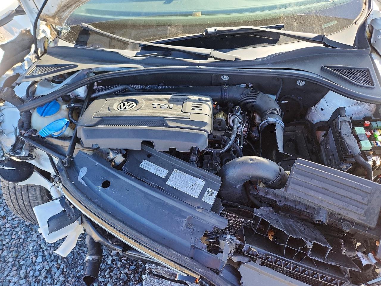 2017 VOLKSWAGEN Passat