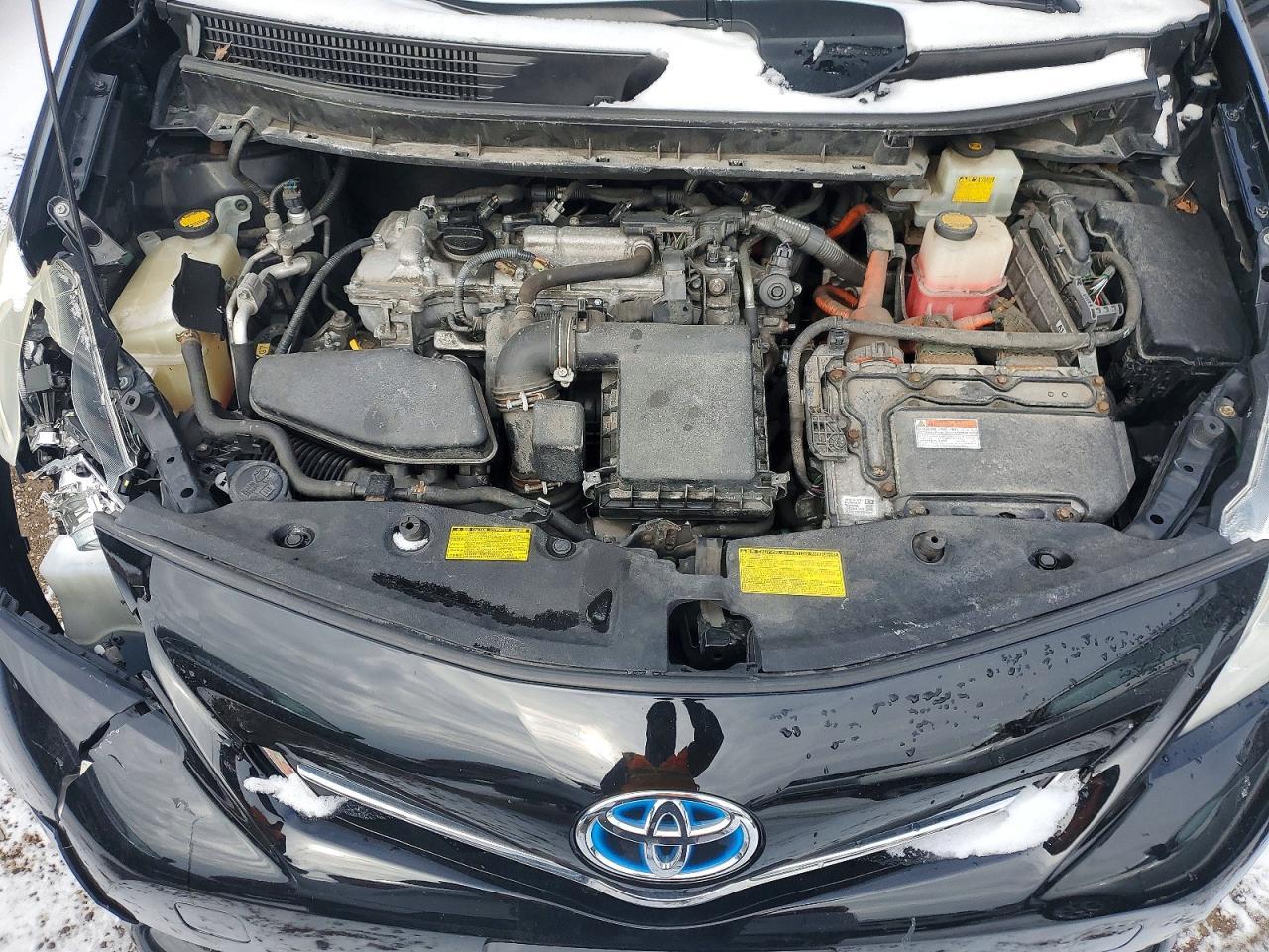 2013 TOYOTA PRIUS V